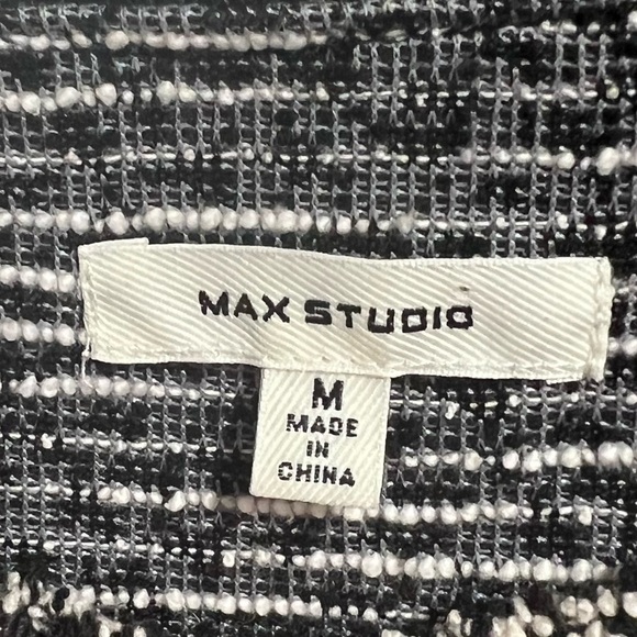 MAX STUDIO Black and White Textured Tunic with Pockets, Size Medium-#275 - Picture 5 of 9